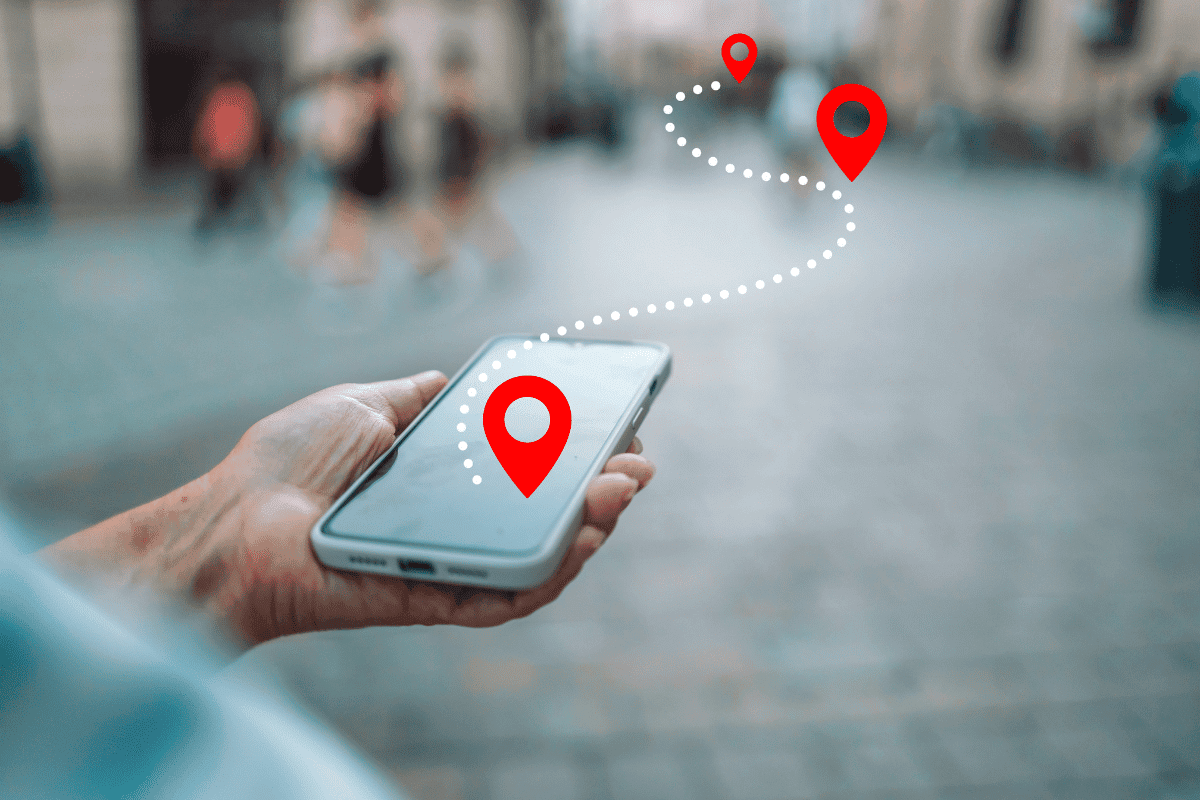 Smart phone depicting search tools while traveling.